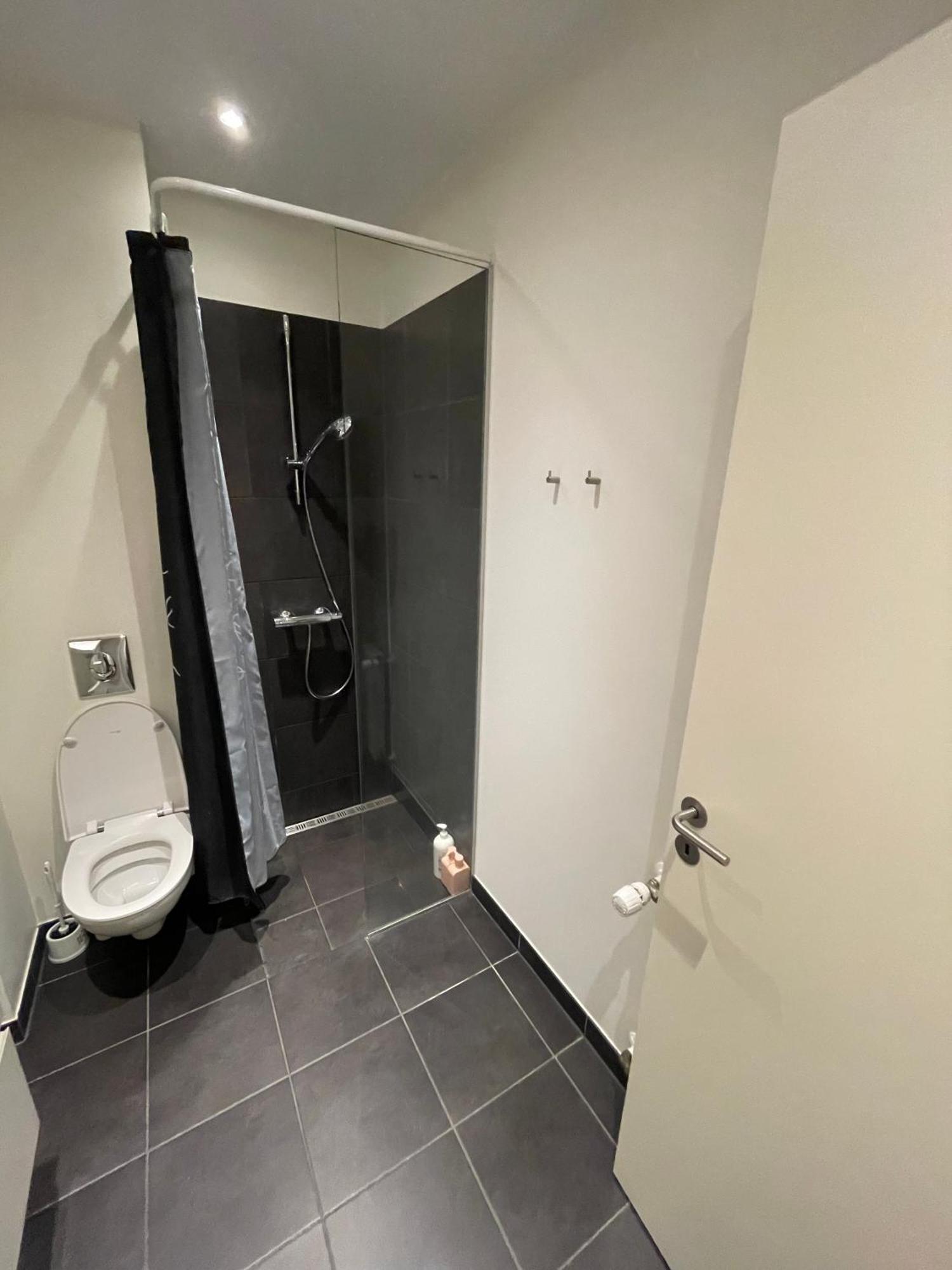 Modern Central Apt With Rooftop, Privat Balcony, & Free Parking,Next To Aarhus Attractions Exterior foto